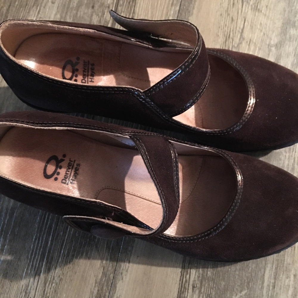 Suede pumps- by denver hayes